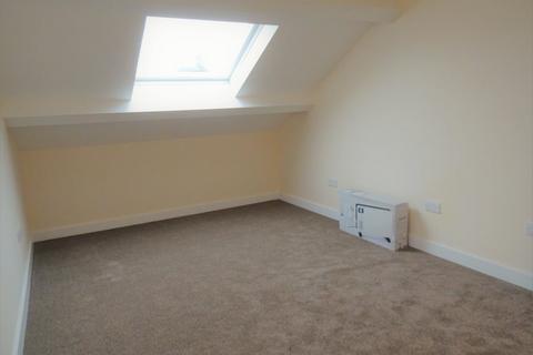 2 bedroom apartment to rent, Wakefield Road, Ossett