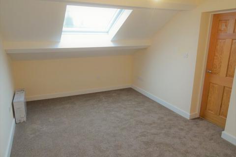 2 bedroom apartment to rent, Wakefield Road, Ossett