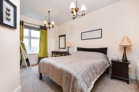 3 bedroom apartment to rent - Mill Street,  Witney,  OX28