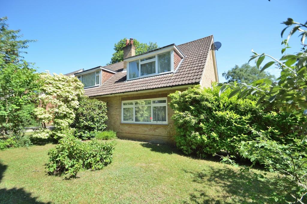 Ashdown Road, Chandler's Ford 3 bed semidetached house £350,000