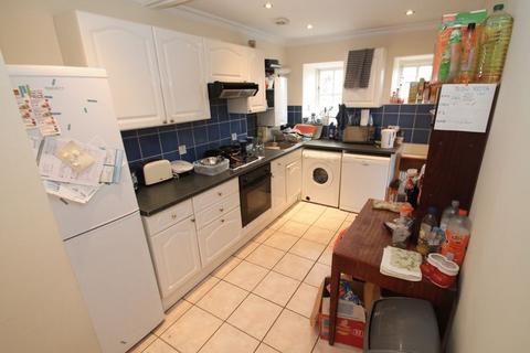 4 bedroom flat to rent - *STUDENT PROPERTY* Kingsdown Parade, Kingsdown, Bristol, BS6