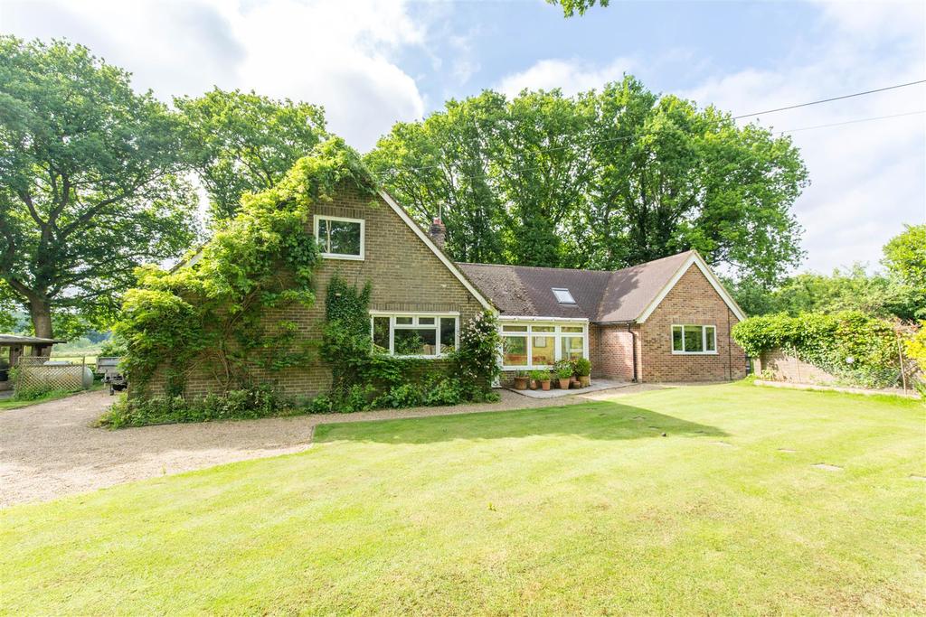 In the highly soughtafter rural village of Chiddingly 4 bed detached house £699,950