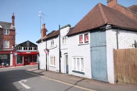 2 bedroom flat to rent, WEST STREET, DORKING, RH4