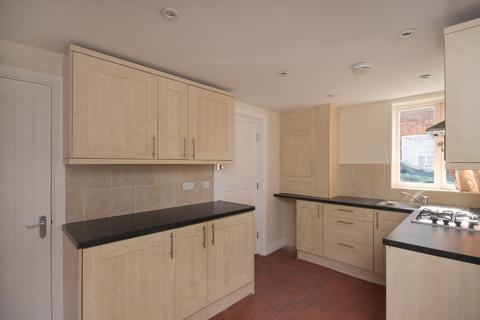 2 bedroom flat to rent, WEST STREET, DORKING, RH4