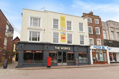 1 bedroom flat to rent, Market Square,  Aylesbury,  HP20