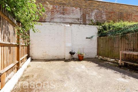 2 bedroom flat to rent, HEYFORD AVENUE, VAUXHALL,