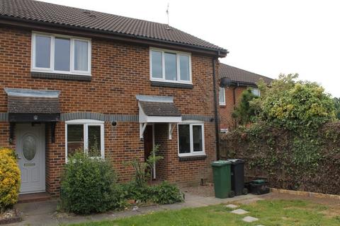 2 bedroom terraced house to rent, Wordsworth Mead, Redhill