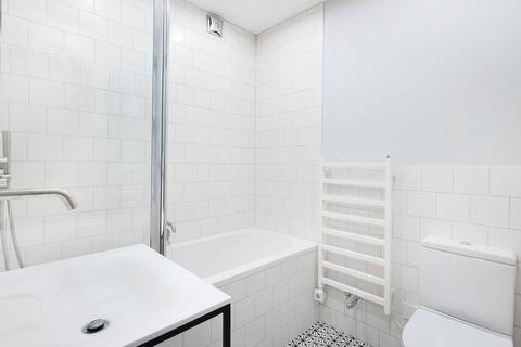 Studio to rent, Fouberts Place, Soho, W1F