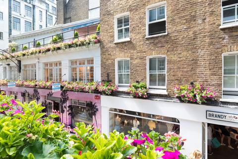 Studio to rent, Fouberts Place, Soho, W1F