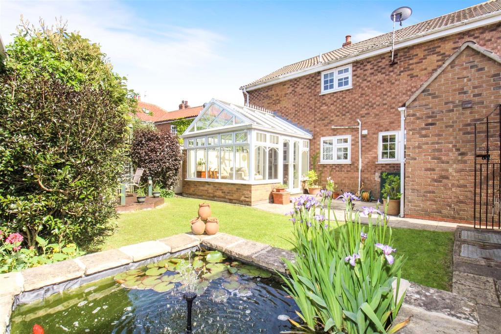 Butt Lane, Wold Newton, Driffield 4 bed detached house £285,000