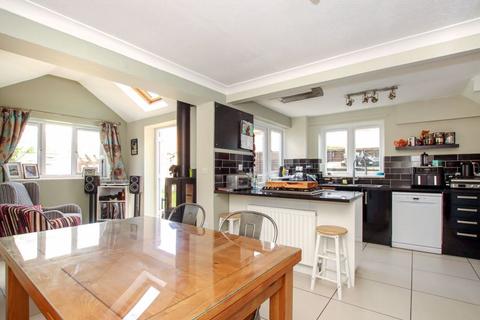undefined, Overstrand, Aston Clinton