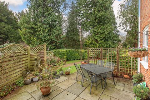 undefined, Tring