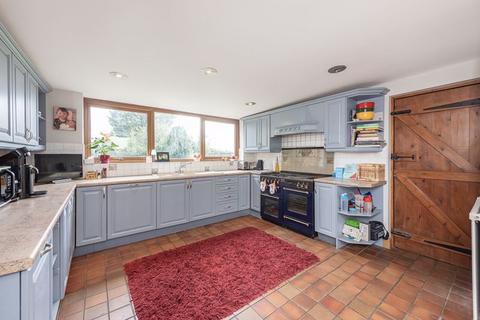 4 bedroom detached house for sale, Aylesbury Road, Aston Clinton