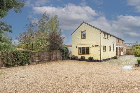 4 bedroom detached house for sale, Aylesbury Road, Aston Clinton