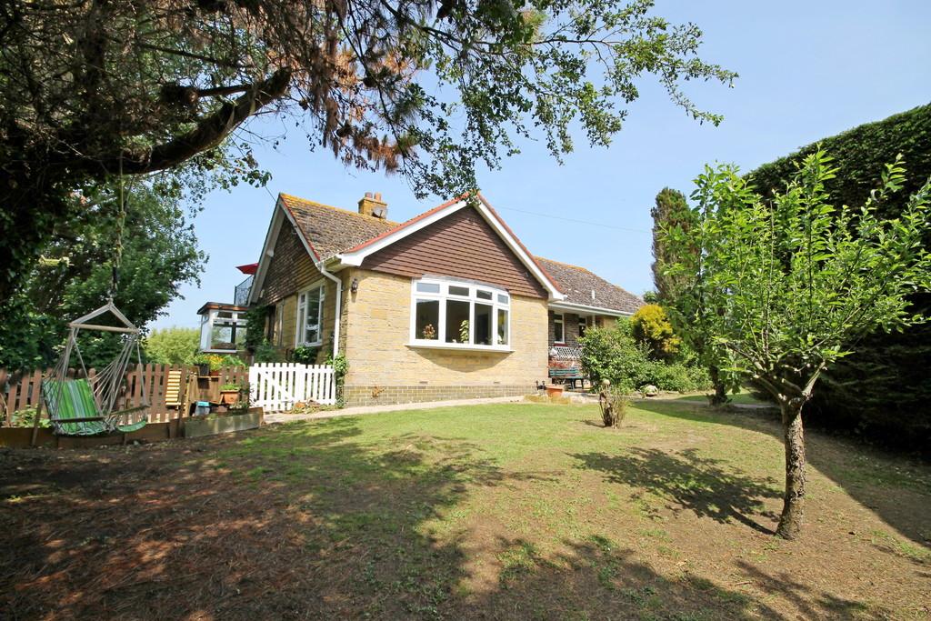Yafford, Isle Of Wight 3 bed detached bungalow £550,000