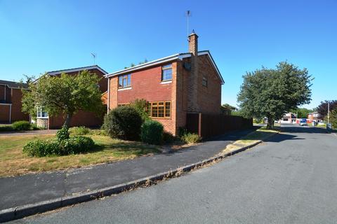 4 bedroom detached house to rent - The Meadows, Long Bennington