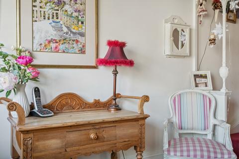 48 Love Lane, Pinner, HA5 3EX