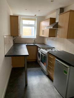 2 bedroom flat to rent, High Road, Ilford, IG3