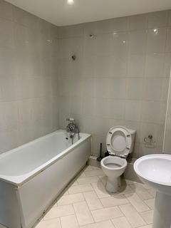 2 bedroom flat to rent, High Road, Ilford, IG3