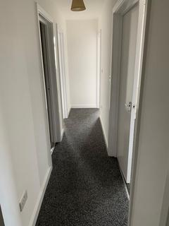2 bedroom flat to rent, High Road, Ilford, IG3