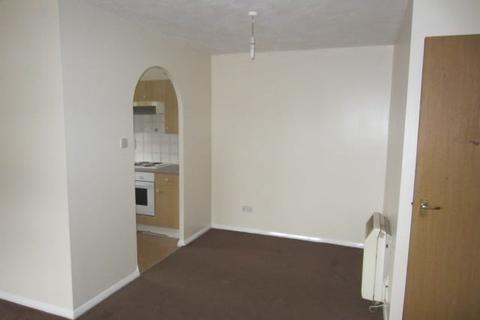 1 bedroom flat to rent - Ponders End, EN3