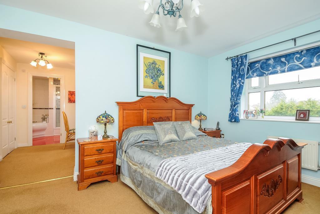 Yarnton, Oxfordshire, OX5 5 bed detached house to rent £2,350 pcm (£