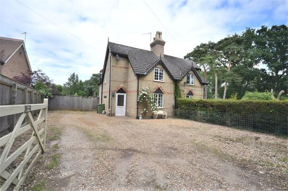 Chilver House Lane Bawsey 3 Bed Cottage 230 000