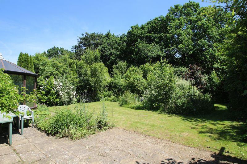 Tuckers Drive, Cranleigh 3 bed detached bungalow £530,000