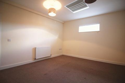 2 bedroom apartment to rent, High Street, Huntingdon, Cambridegshire