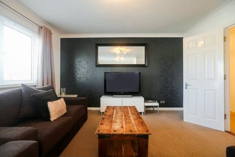4 bedroom apartment to rent, Sovereign Court, Brighton Marina,