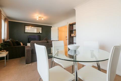 4 bedroom apartment to rent, Sovereign Court, Brighton Marina,