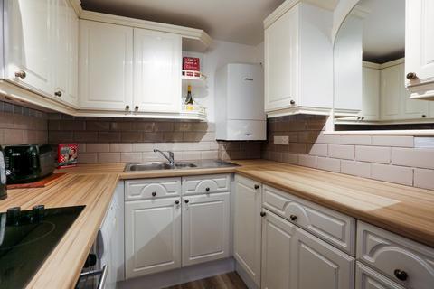 4 bedroom apartment to rent, Sovereign Court, Brighton Marina,