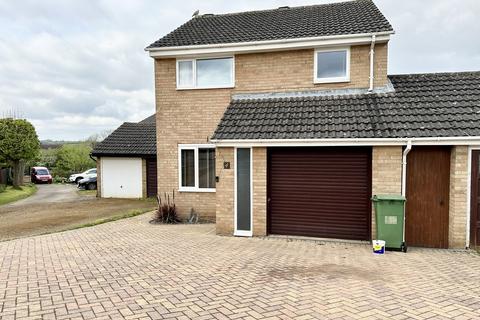 3 bedroom link detached house to rent, Stratton Drive, Brackley
