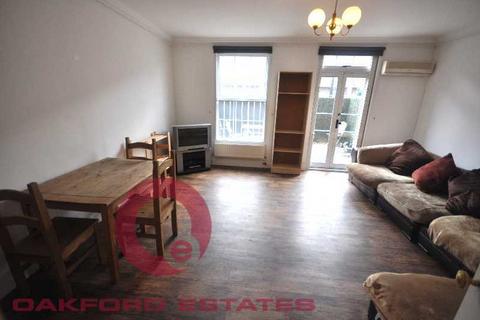 4 bedroom flat to rent, Prince Regent Mews, Euston, London NW1