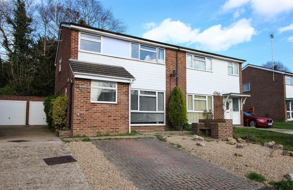 Barnmead, Haywards Heath 3 bed semidetached house £400,000