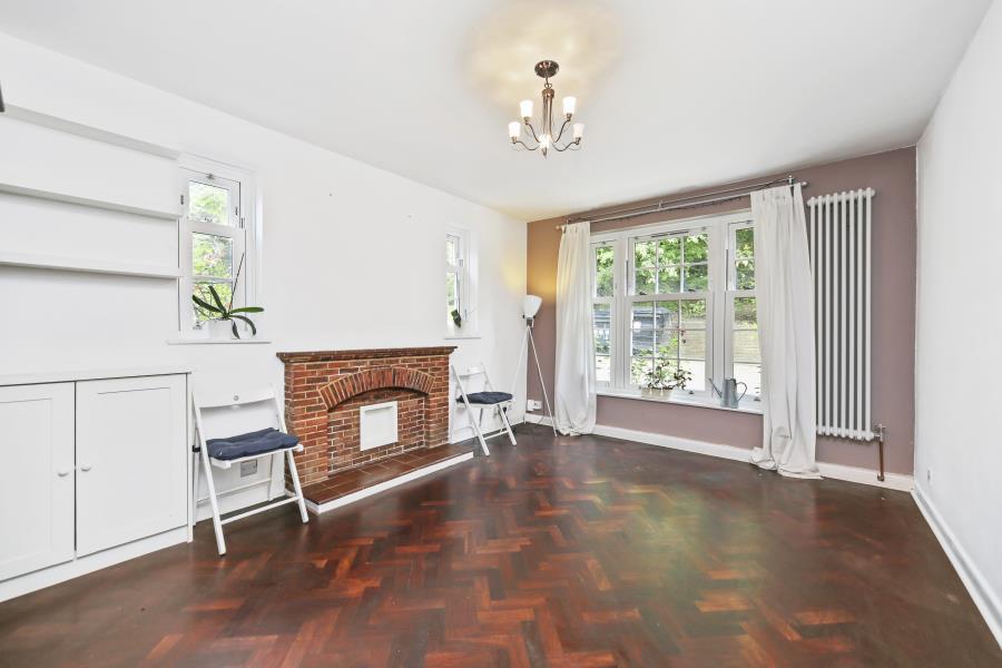 Stanhope Road, Highgate, N6 2 bed flat £1,560 pcm (£360 pw)