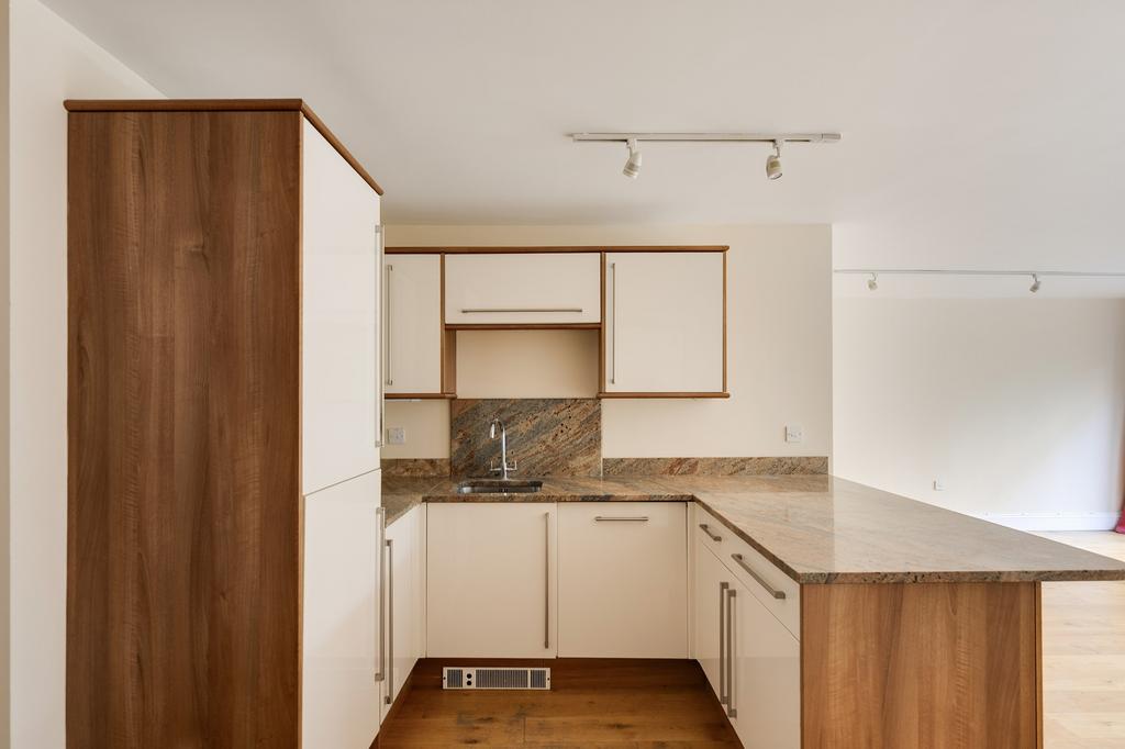 Kitchen ()