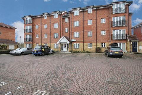 2 bedroom apartment to rent, Yukon Road, Broxbourne EN10