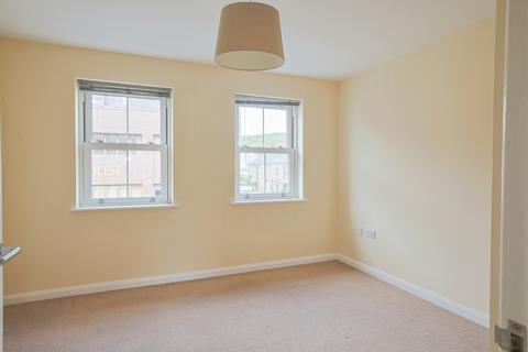2 bedroom maisonette to rent, Cardiff Road,  Taffs Well, CF15