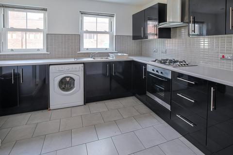 2 bedroom maisonette to rent, Cardiff Road,  Taffs Well, CF15
