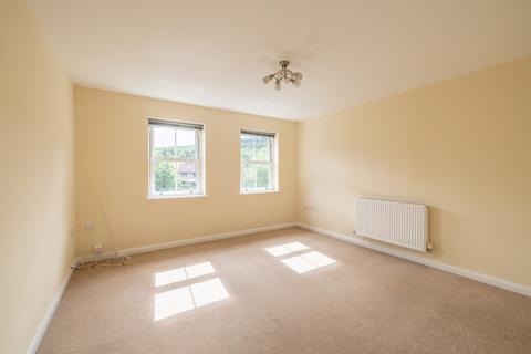 2 bedroom maisonette to rent, Cardiff Road,  Taffs Well, CF15