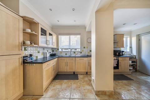 5 bedroom detached house to rent, North End Road,  Hampstead,  NW11