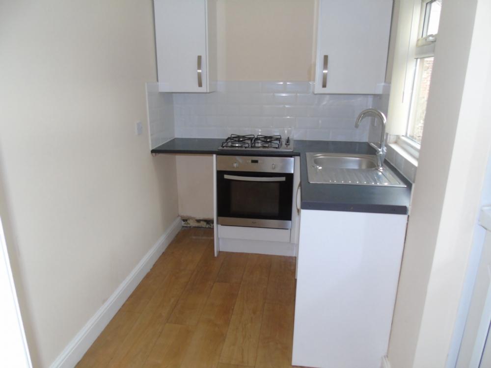PRIESTSIC ROAD, SUTTON IN ASHFIELD 3 bed terraced house £750 pcm (£173 pw)