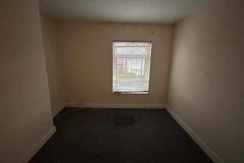 3 bedroom terraced house to rent, PRIESTSIC ROAD, SUTTON IN ASHFIELD