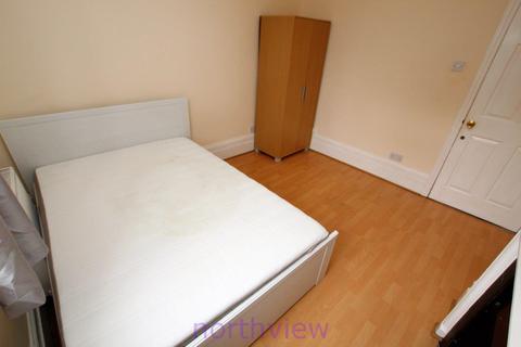 House share to rent - Fox Lane, Palmers Green, N13