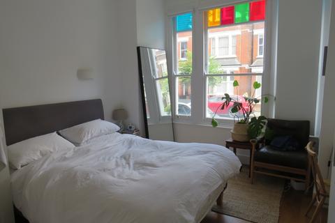3 bedroom maisonette to rent, Gladsmuir Road, Whitehall Park, N19