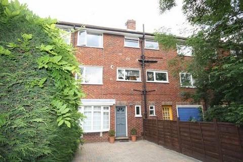 4 bedroom townhouse to rent, Staines Road East,  Sunbury-On-Thames,  TW16