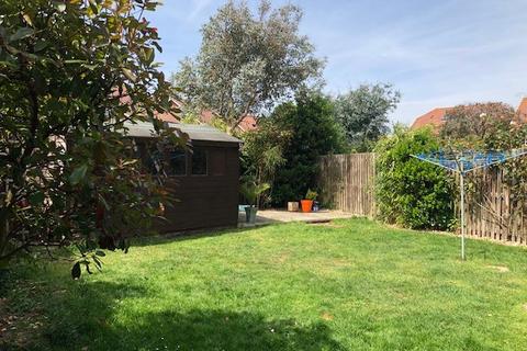 4 bedroom detached house to rent, Cabot Close, Eastbourne, East Sussex BN23