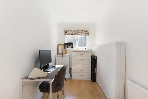 2 bedroom flat to rent, Fulham Park Gardens, Fulham, London, SW6
