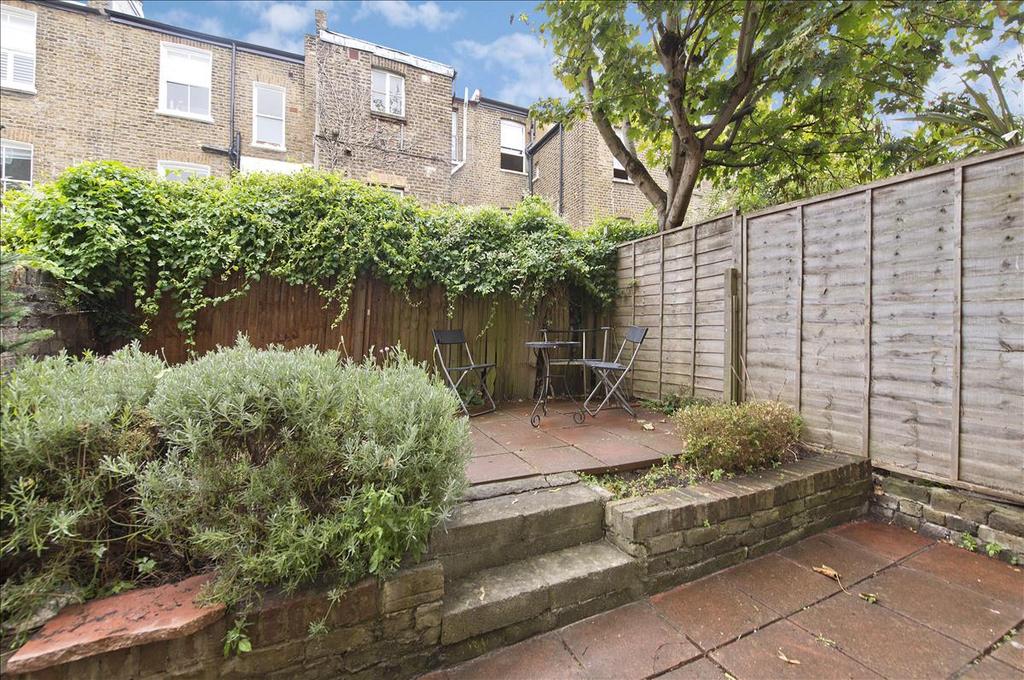 Apartment in London - More